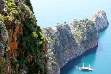 etkileyici cliff Türk sahil şeridi üzerinde