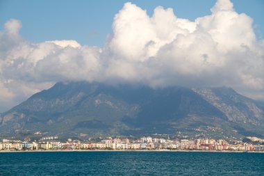 Alanya Şehir hill, deniz kıyısında, Türkiye