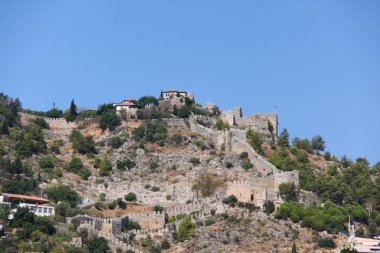 Port alanya ve kırmızı tuğla Kulesi