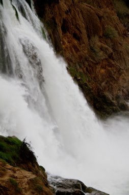 Türkiye 'nin Antalya kentindeki Duden nehrinde şelale