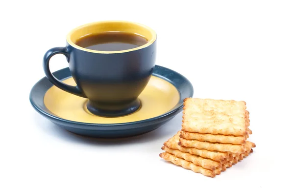 Tazza su caffè e pasticceria su sfondo bianco — Foto Stock
