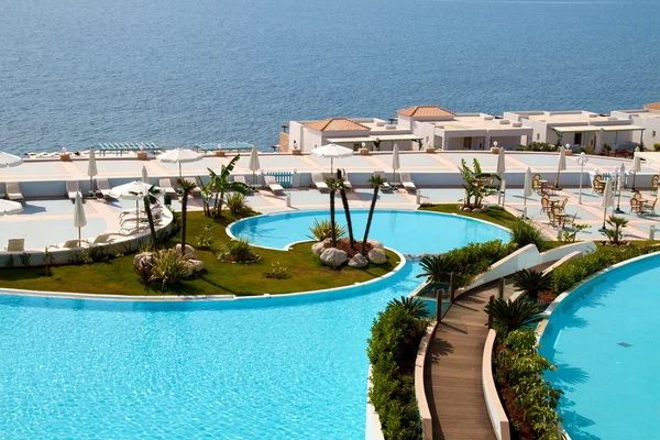 Zwembad in luxevilla, rhodes Griekenland — Stockfoto