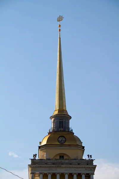 Edificio del Almirantazgo en San Petersburgo — Foto de Stock