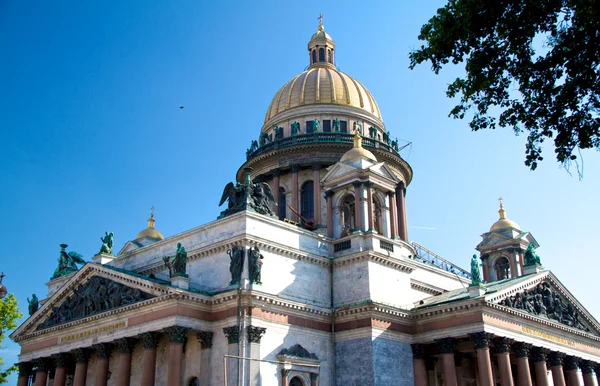 San Petersburgo, Rusia. Cúpula de la Catedral de San Isaac — Foto de Stock