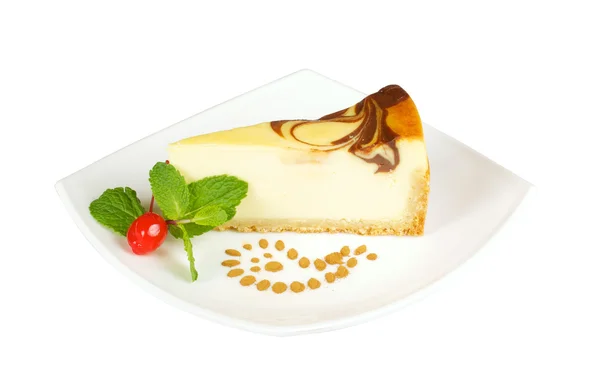 Gurme dilim beyaz zemin üzerine cheesecake — Stok fotoğraf