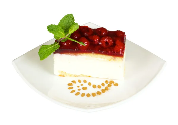 Ciasto malina na białym tle — Zdjęcie stockowe