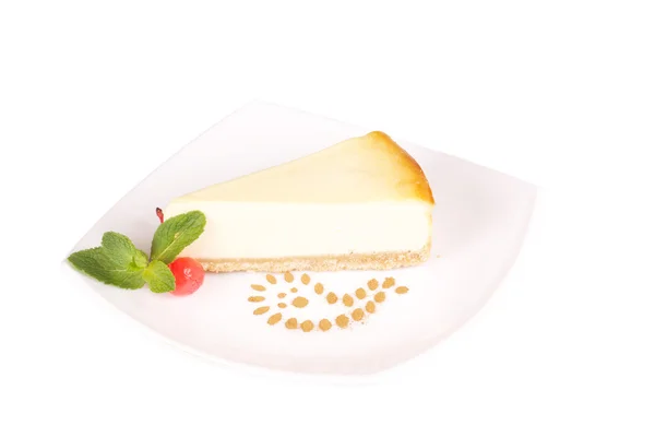 Gurme dilim beyaz zemin üzerine cheesecake — Stok fotoğraf