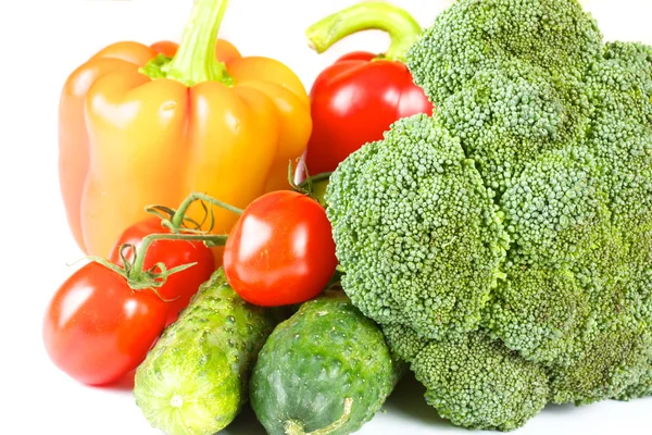 Peper, broccoli, tomaat, kersen, komkommer — Stockfoto