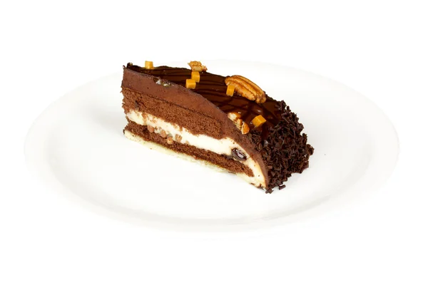 Schokoladenkuchen mit Schlagsahne isoliert — Stockfoto