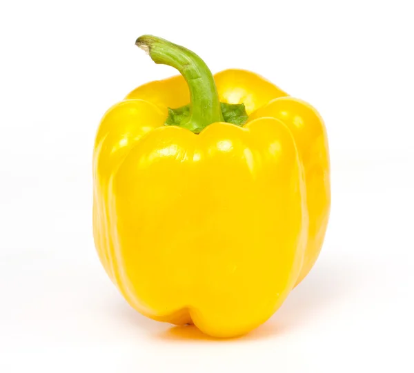 Paprika au poivron jaune sur fond blanc isolé — Photo
