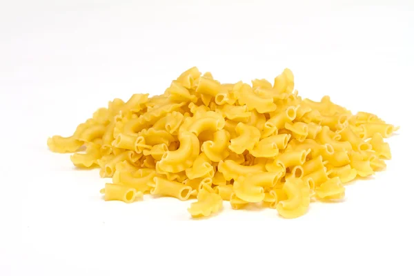 Close up de uma massa italiana seca no fundo branco — Fotografia de Stock