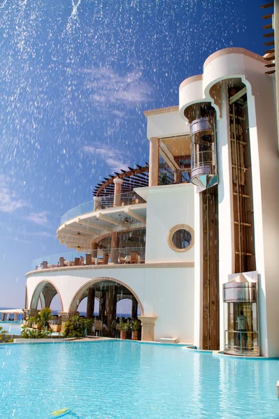 Swimming pool at luxury villa, Rhodes Greece — ストック写真