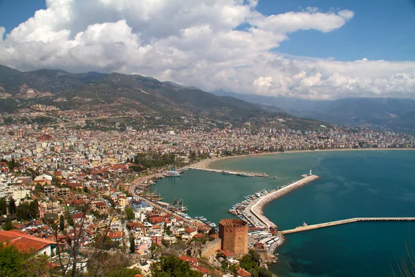 Alanya město kopec, pobřeží moře, Turecko — Stock fotografie