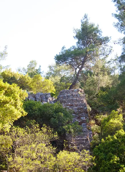 Antiguas ruinas en la isla de Rodas, Grecia — Foto de Stock