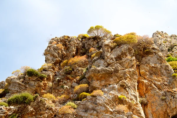 山高和岩石在希腊罗得岛 — 图库照片