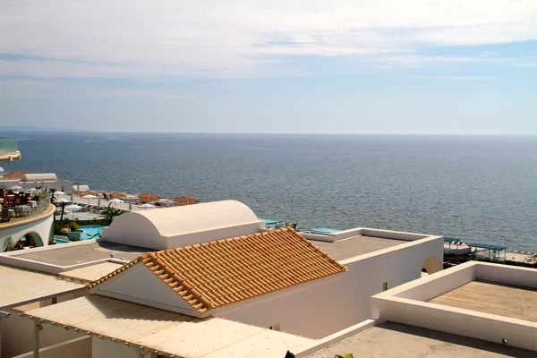Krásný hotel u moře v Řecku — Stock fotografie