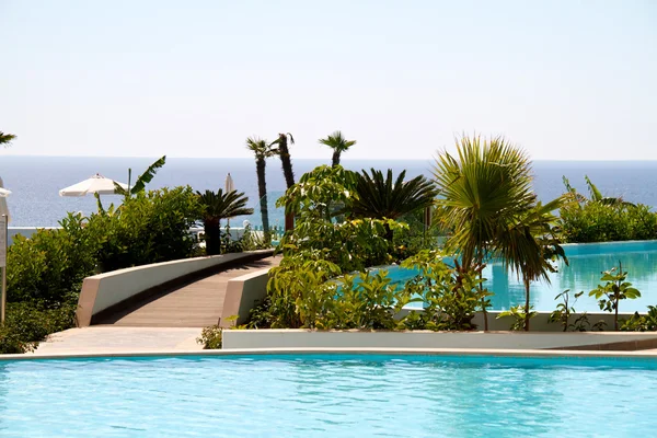 Swimming pool at luxury villa, Rhodes Greece — ストック写真