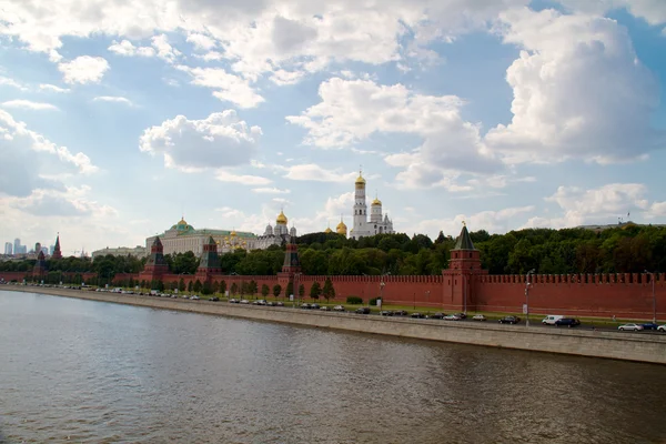 유명한 모스크바 크렘린과 모스크바 강, 러시아 — 스톡 사진