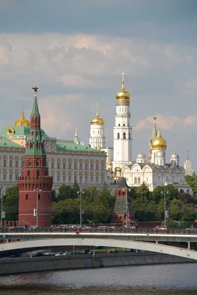 Διάσημο Κρεμλίνο και moskva ποταμού Μόσχοβα, Ρωσία — Φωτογραφία Αρχείου