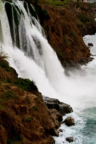 トルコのアンタルヤのドゥーデン川の滝 — ストック写真