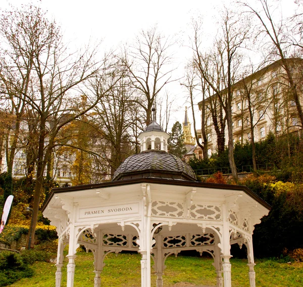 Famosa estância termal Karlovy Vary aka Karlsbad — Fotografia de Stock