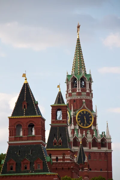 Het kremlin redder (spasskaya) toren van Moskou, Rusland. — Stockfoto