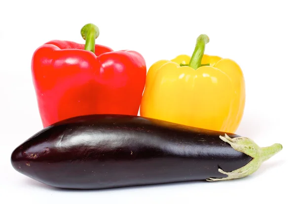 Pepper and eggplant isolated on white background — Stock Photo, Image