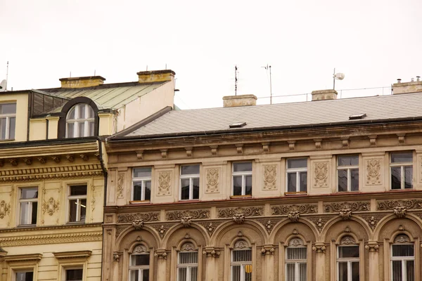 Vista de la ciudad de Praga antigua - edificios antiguos —  Fotos de Stock
