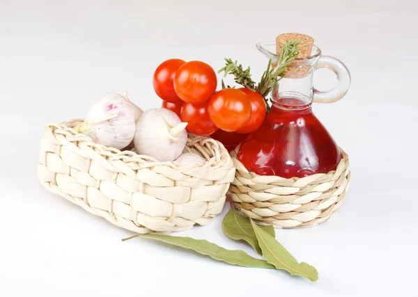Rødvinseddike med friske grøntsager og krydderier - Stock-foto