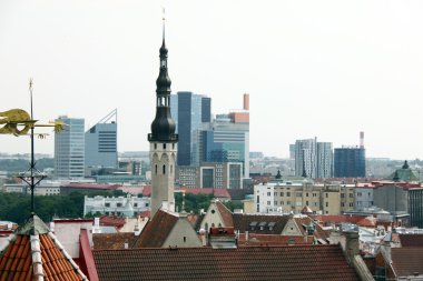 eski şehir, tallinn üzerinde Estonya göster