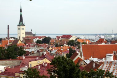 eski şehir, tallinn üzerinde Estonya göster