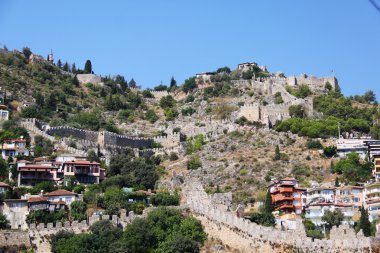 Port alanya ve kırmızı tuğla Kulesi