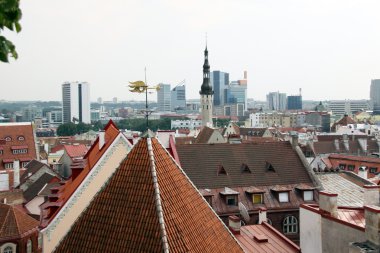 eski şehir, tallinn üzerinde Estonya göster