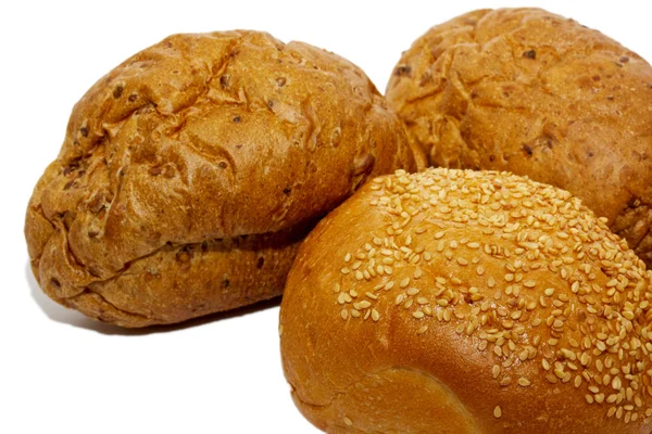 Tam buğday ve çavdar ekmeği loafs ve izole — Stok fotoğraf