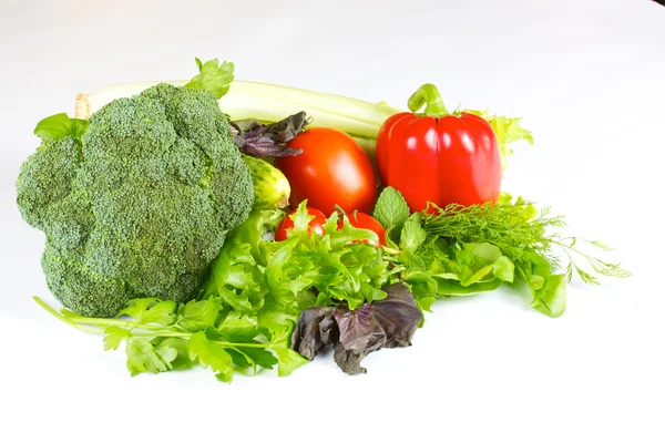 Verduras frescas y jugosas aisladas — Foto de Stock