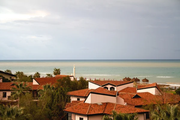 Luxusní rezidence podél Středozemního moře v Turecku — Stock fotografie