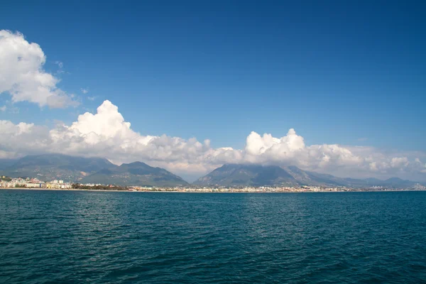 stock image Alanyas' mediterranean coastline and Ottoman castle (Turkey)