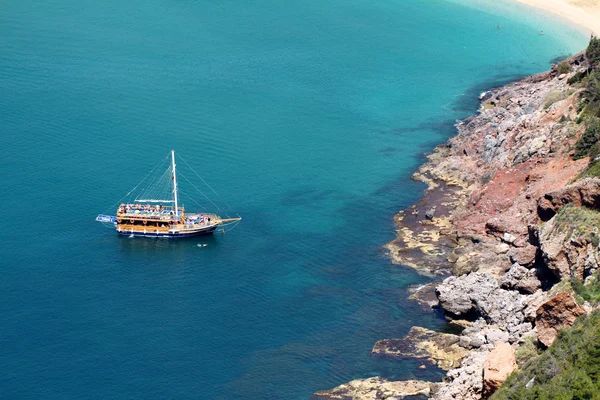 Roca y mar Mediterráneo en Turquía —  Fotos de Stock