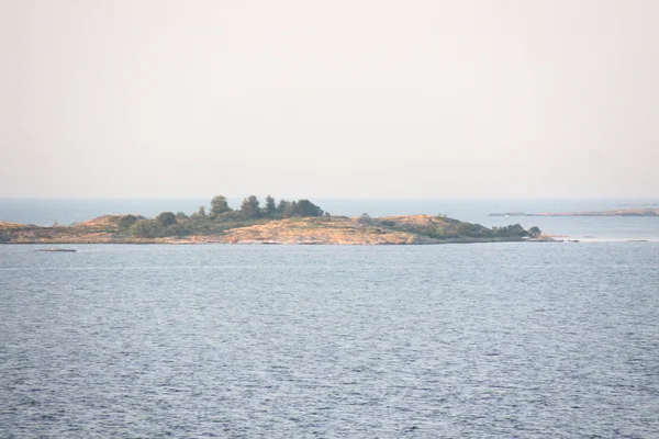 Μοναχικό νησί στο αρχιπέλαγος της Σουηδίας — Φωτογραφία Αρχείου