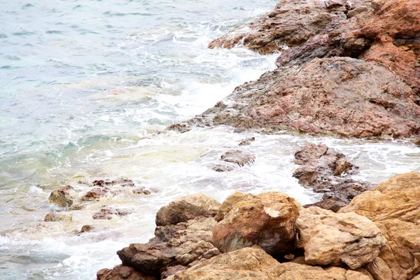 Хвилі на грецький seashore — стокове фото