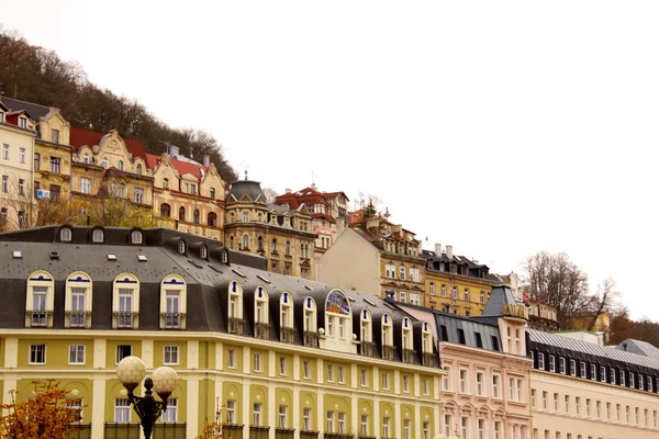 Berühmter Kurort Karlovy vary aka Karlsbad — Stockfoto