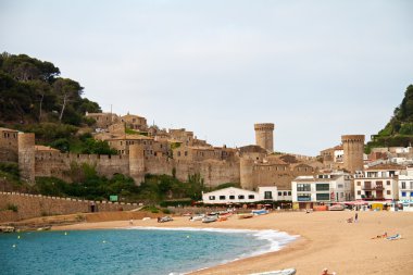 Ortaçağ kalesinde tossa de mar at sunrise, costa brava, İspanya