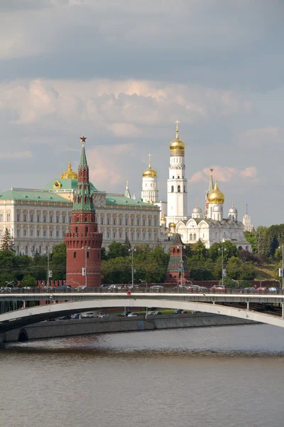 Famoso Cremlino di Mosca e fiume Moskva, Russia — Foto Stock