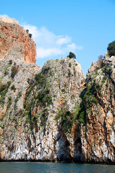 岩石和土耳其地中海 — 图库照片