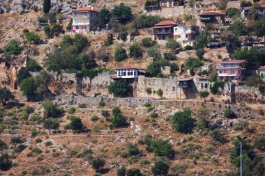 Port alanya ve kırmızı tuğla Kulesi