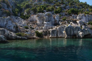 Deniz ve kayalar inturkey