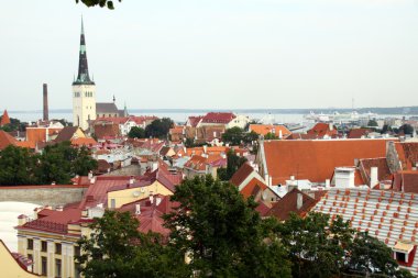 eski şehir, tallinn üzerinde Estonya göster