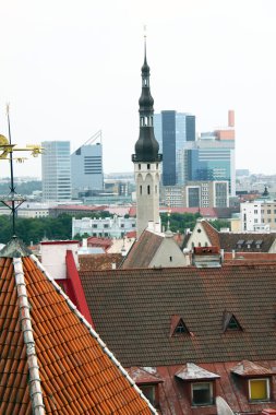 eski şehir, tallinn üzerinde Estonya göster