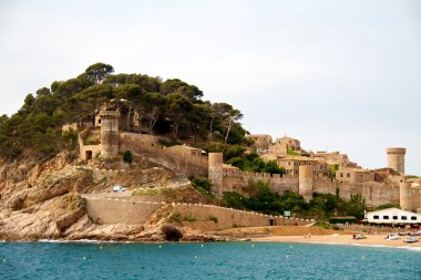 Ortaçağ kalesinde tossa de mar at sunrise, costa brava, İspanya