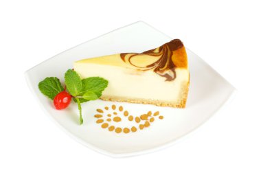 gurme dilim beyaz zemin üzerine cheesecake